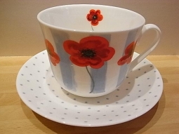 Poppy Fields Jumbotasse Fine Bone China